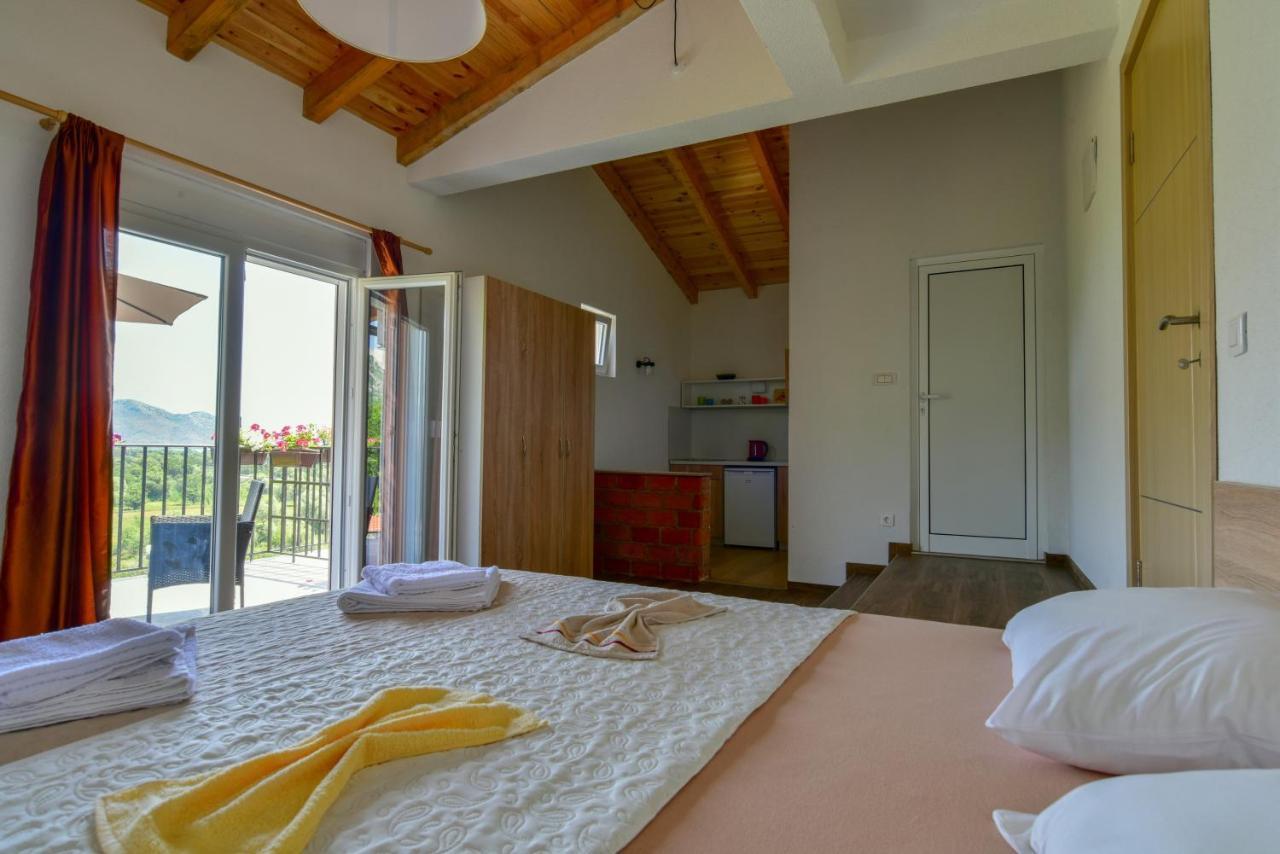 Lakeview Apartments Anđela Virpazar Buitenkant foto